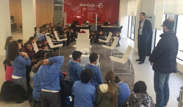 Apertura de cuentas en Ibercaja (Colegio «La Milagrosa», de Zaragoza) Apertura de cuentas en Ibercaja (Colegio «La Milagrosa», de Zaragoza)
